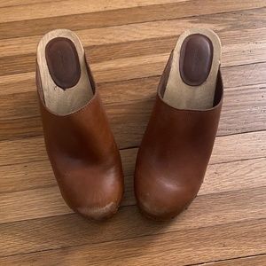 LL Bean Signature wooden studded clog
